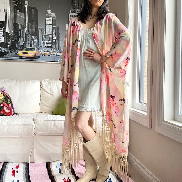 Floral watercolour print bohemian kimono lace inserts and hem fringe - Picture 3 of 15